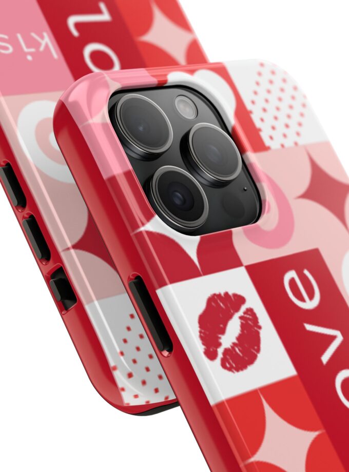Romantic Love Phone Case – Kiss & Heart Design for Valentine's Day