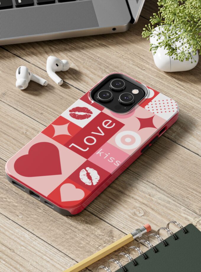 Romantic Love Phone Case – Kiss & Heart Design for Valentine's Day