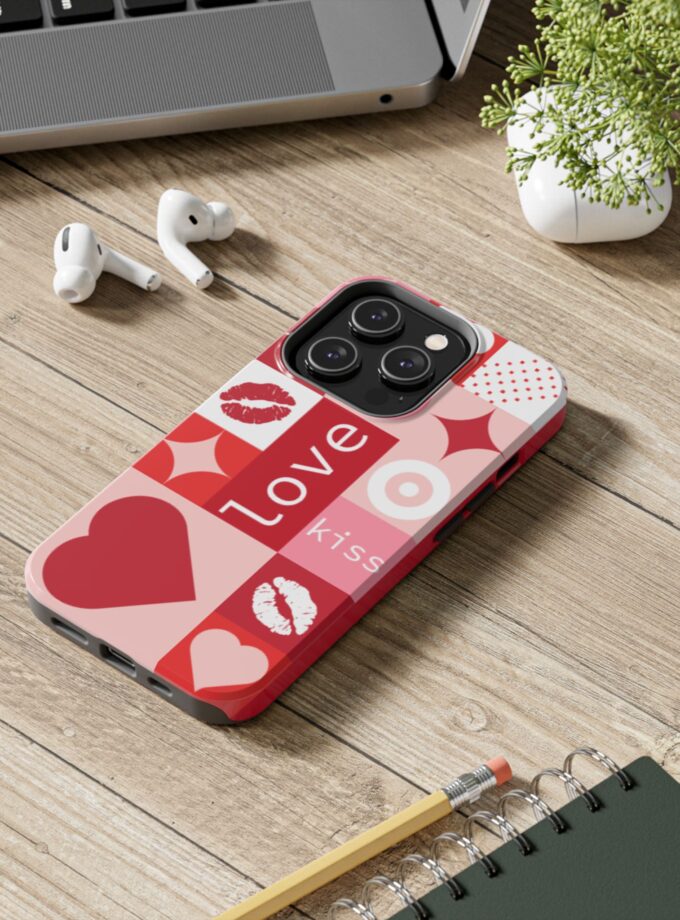 Romantic Love Phone Case – Kiss & Heart Design for Valentine's Day